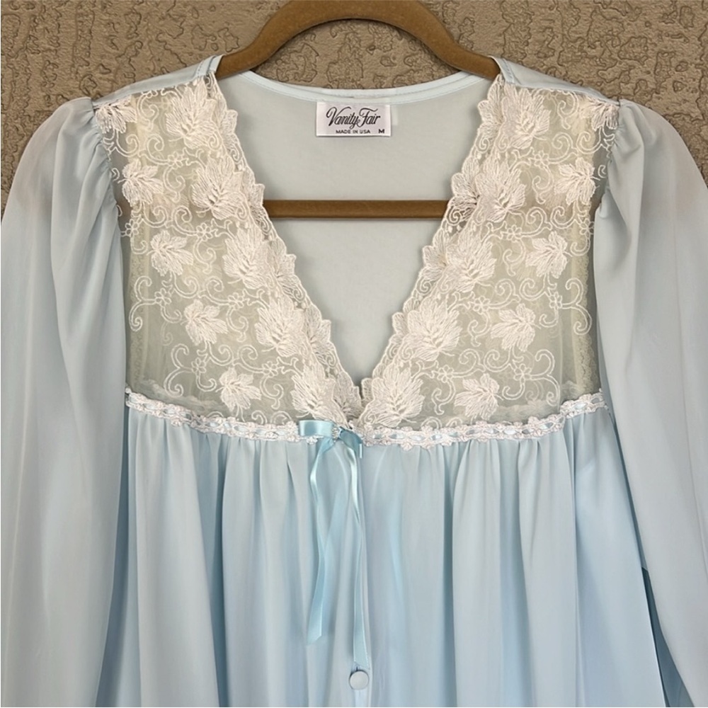 Vintage Vanity Fair Light Blue Nylon Lace Nightgown Robe Set M USA Made - Picture 2 of 15